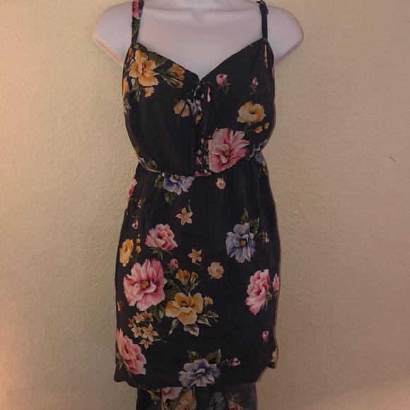 torrid Tops - Torrid blue floral high low tank top Size 3 torrid Tops - Torrid blue floral high low tank top Size 3